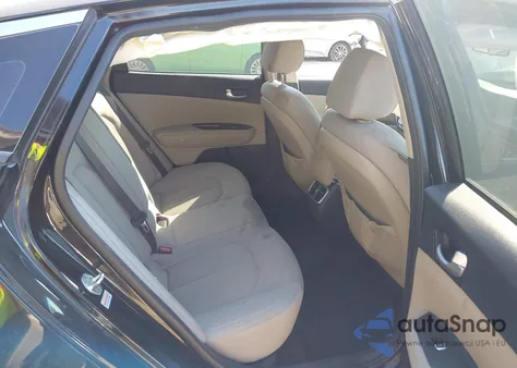 2017 Kia Optima Lx Turbo z USA, uszkodzony, nr VIN 5XXGT4L17HG150084